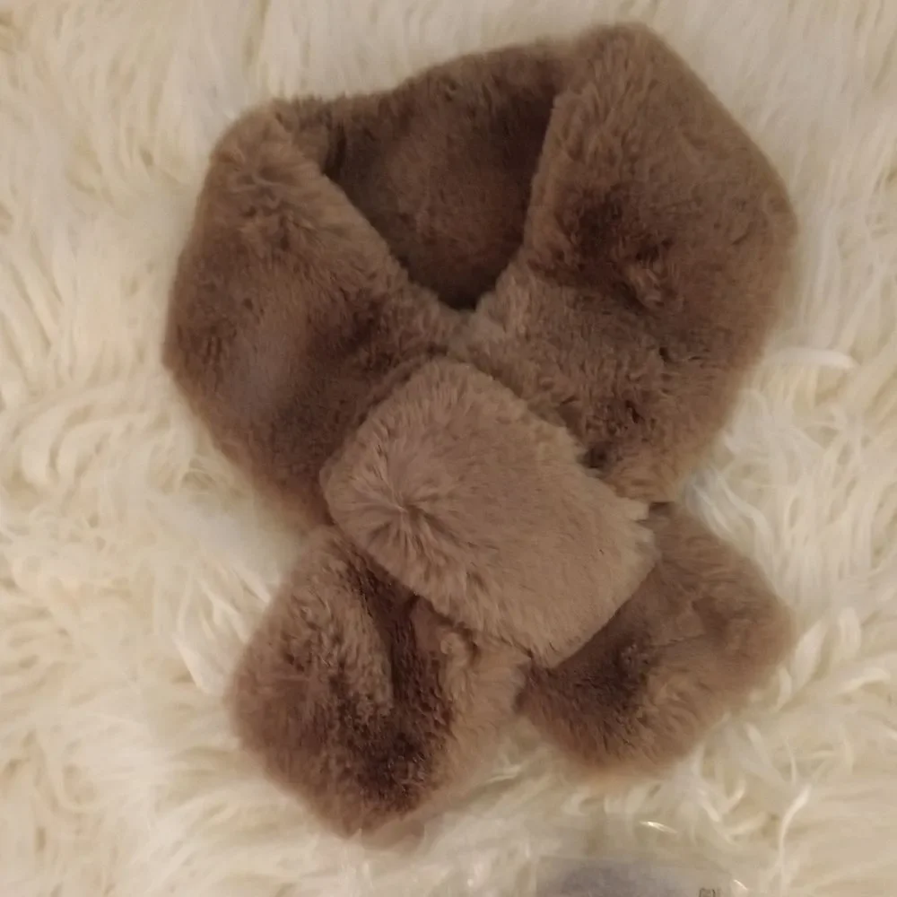 🆕🧣 Faux Fur Scarf/Stole with Key Chain & Accessory Case